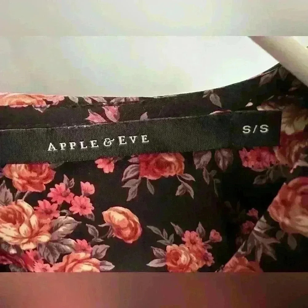 Apple & Eve Floral Women's Top (Y5) - Picture 8 of 11